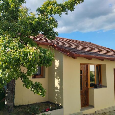 Male Utulne Studio S Koupelnou A Kuchynkou Svinarov Εξωτερικό φωτογραφία
