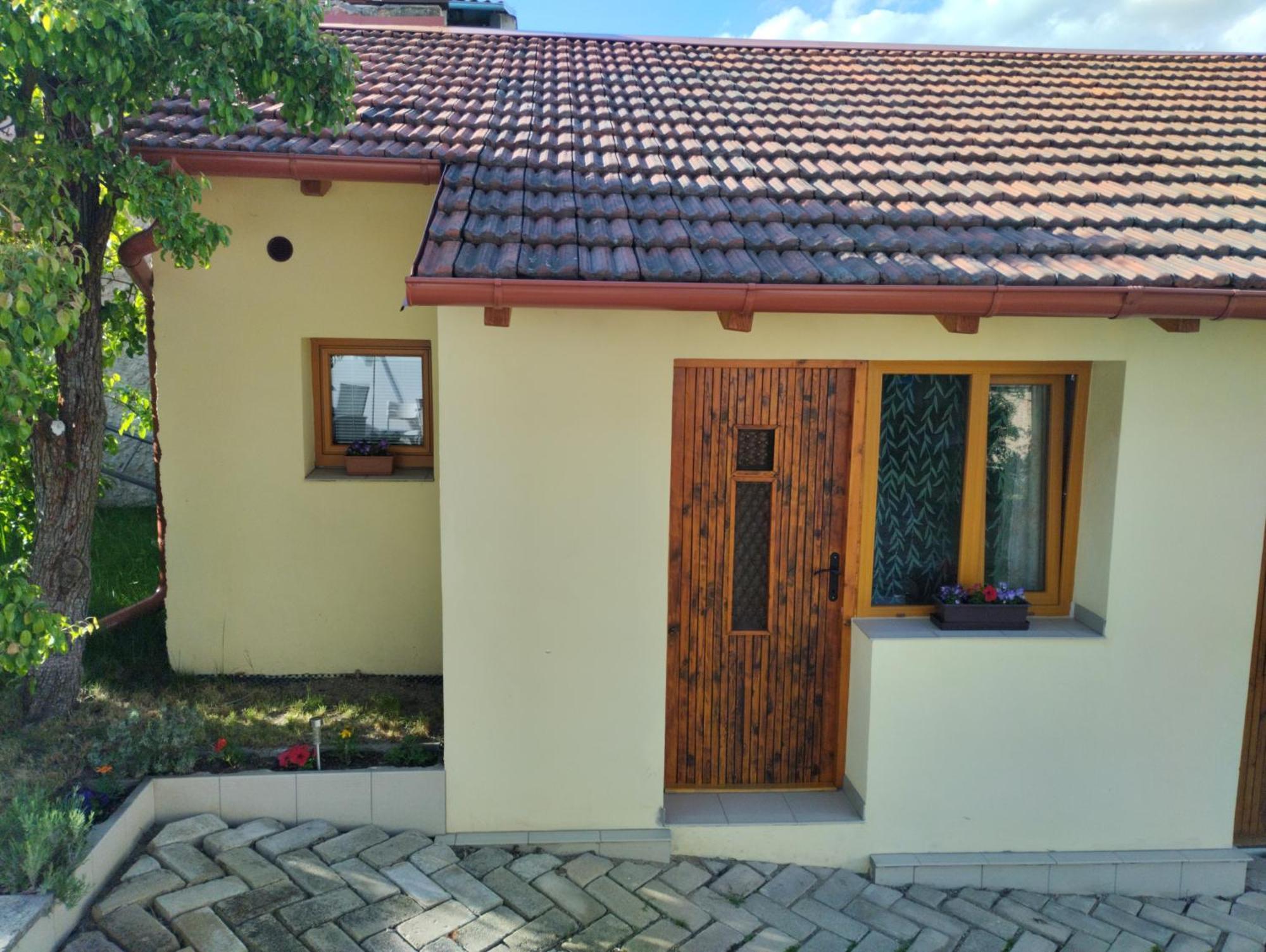 Male Utulne Studio S Koupelnou A Kuchynkou Svinarov Εξωτερικό φωτογραφία