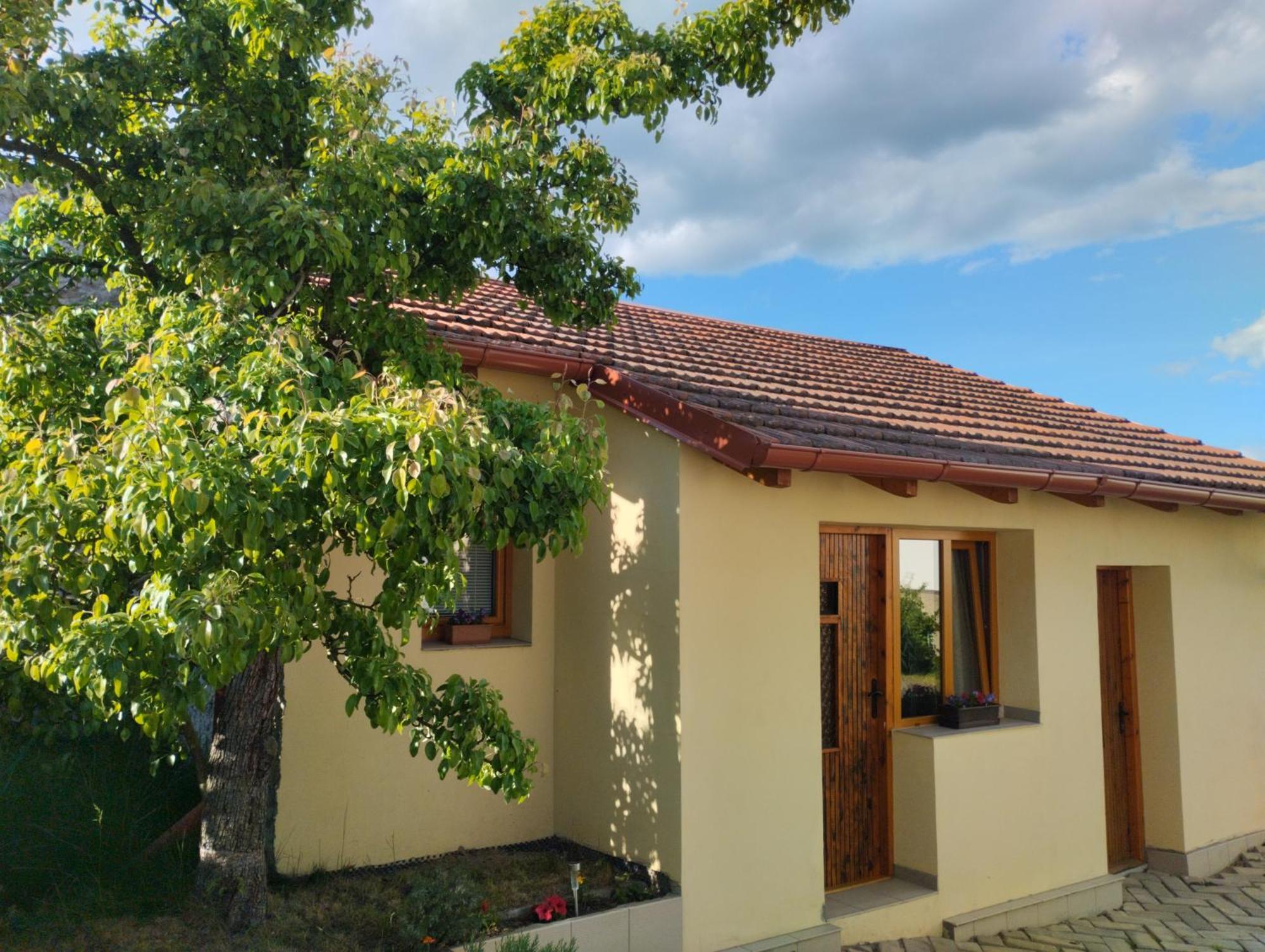 Male Utulne Studio S Koupelnou A Kuchynkou Svinarov Εξωτερικό φωτογραφία